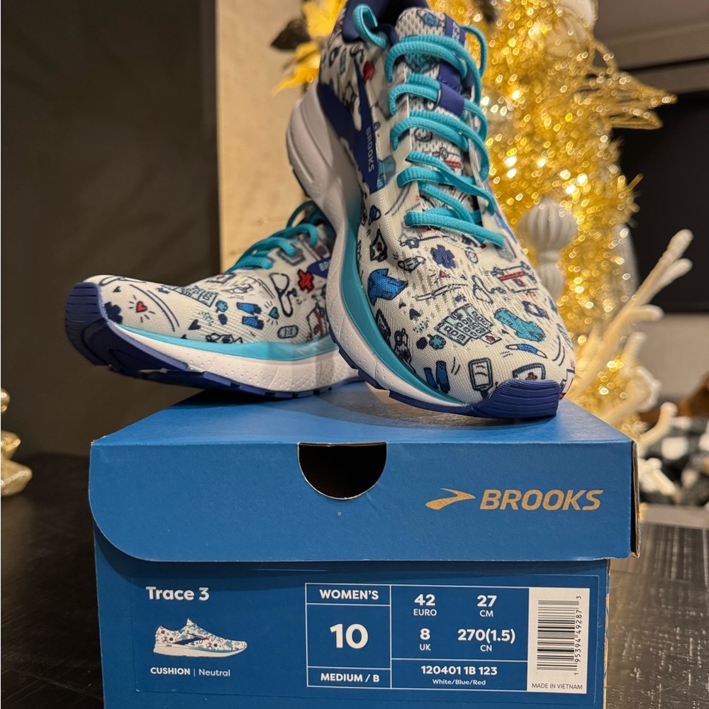 Brooks Trace 3 Women's Blue and White Nurse/Doctor Sneakers